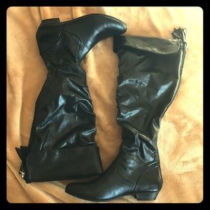 🦄Fergalicious Rookie Slouch BootWide Size 7.5 W